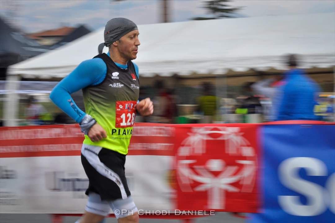 Un 45enne di Cormons sul tetto d'Italia dell'ultramaratona, a Biella il successo nella 24 ore